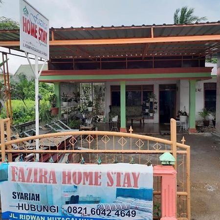 Oyo 91477 Fazira Home Stay Syariah Sibolga Екстериор снимка