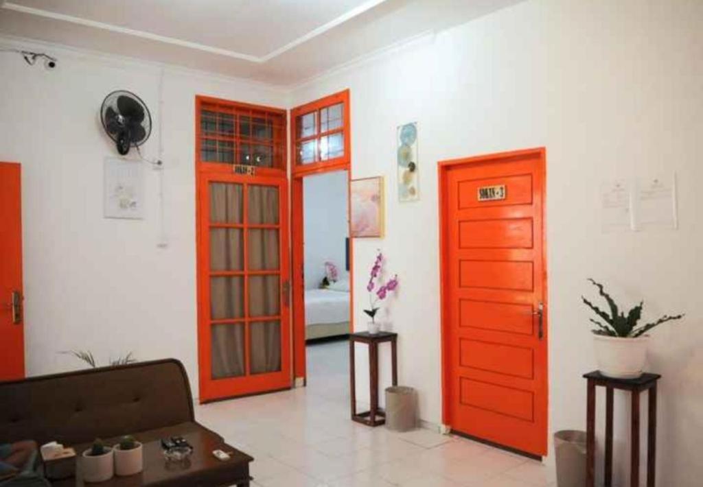 Oyo 91477 Fazira Home Stay Syariah Sibolga Екстериор снимка