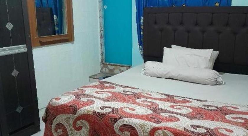 Oyo 91477 Fazira Home Stay Syariah Sibolga Екстериор снимка