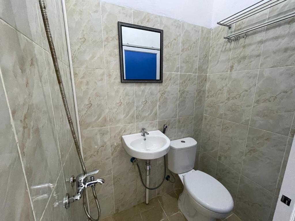 Oyo 91477 Fazira Home Stay Syariah Sibolga Екстериор снимка